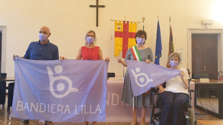 ESTE bandiera lilla2021