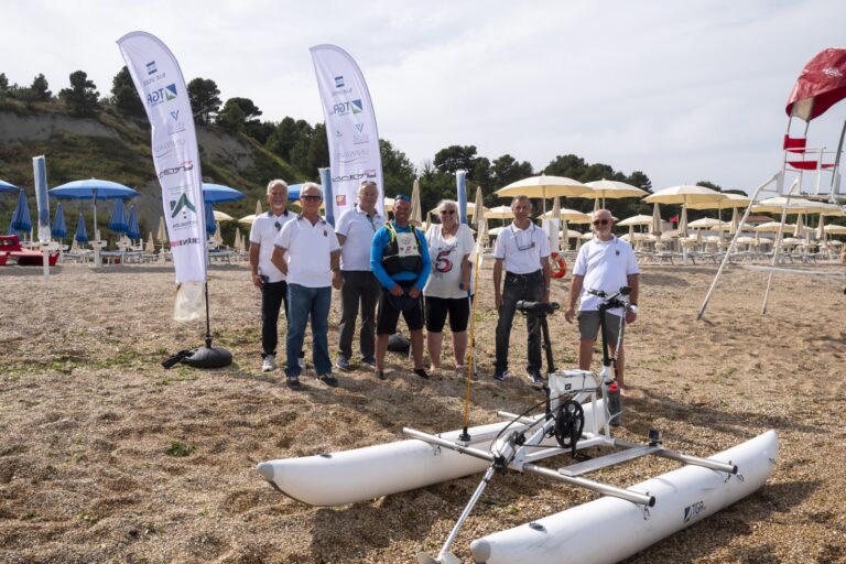 Bluespeed sulla spiaggia