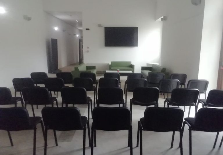 una sala conferenze