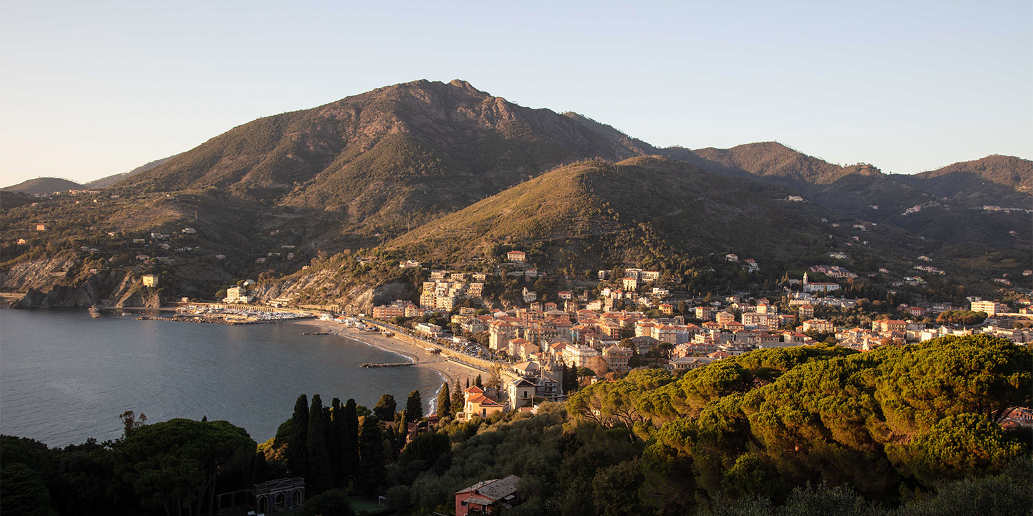 levanto_golfo_paese_est_ovest_retro