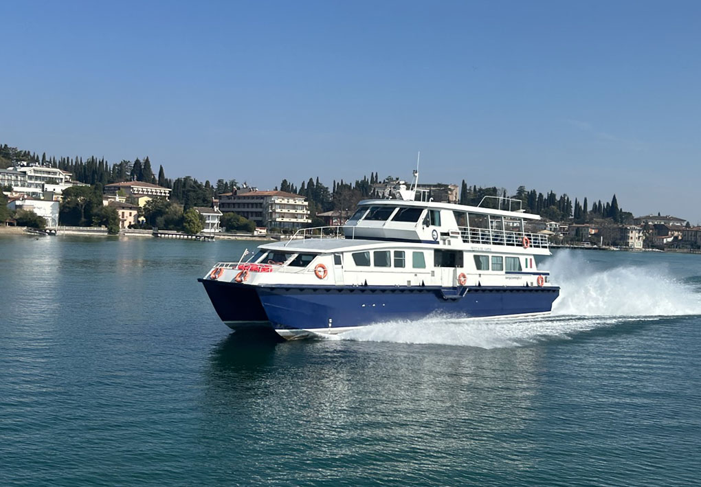 Freccia dg vista laterale di prua da Barzoi