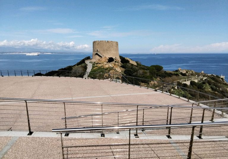 un punto panoramico affacciato sulla punta estrema dell'isola